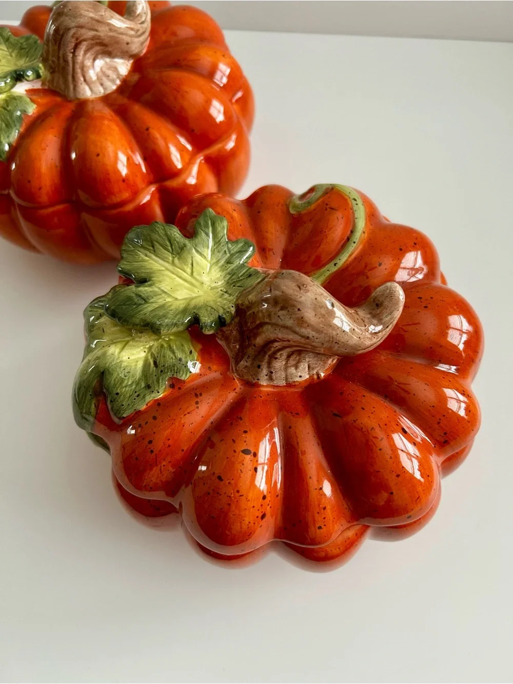 2 Glossy Ceramic Pumpkin Soup Bowl with Green Leaf Accent